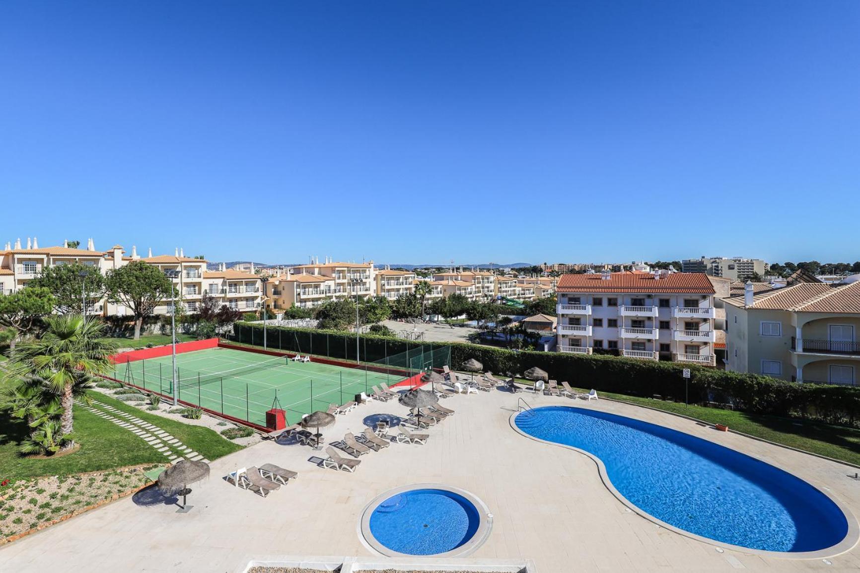 Charming Flat 10 Min Walk To Beach Daire Albufeira Dış mekan fotoğraf